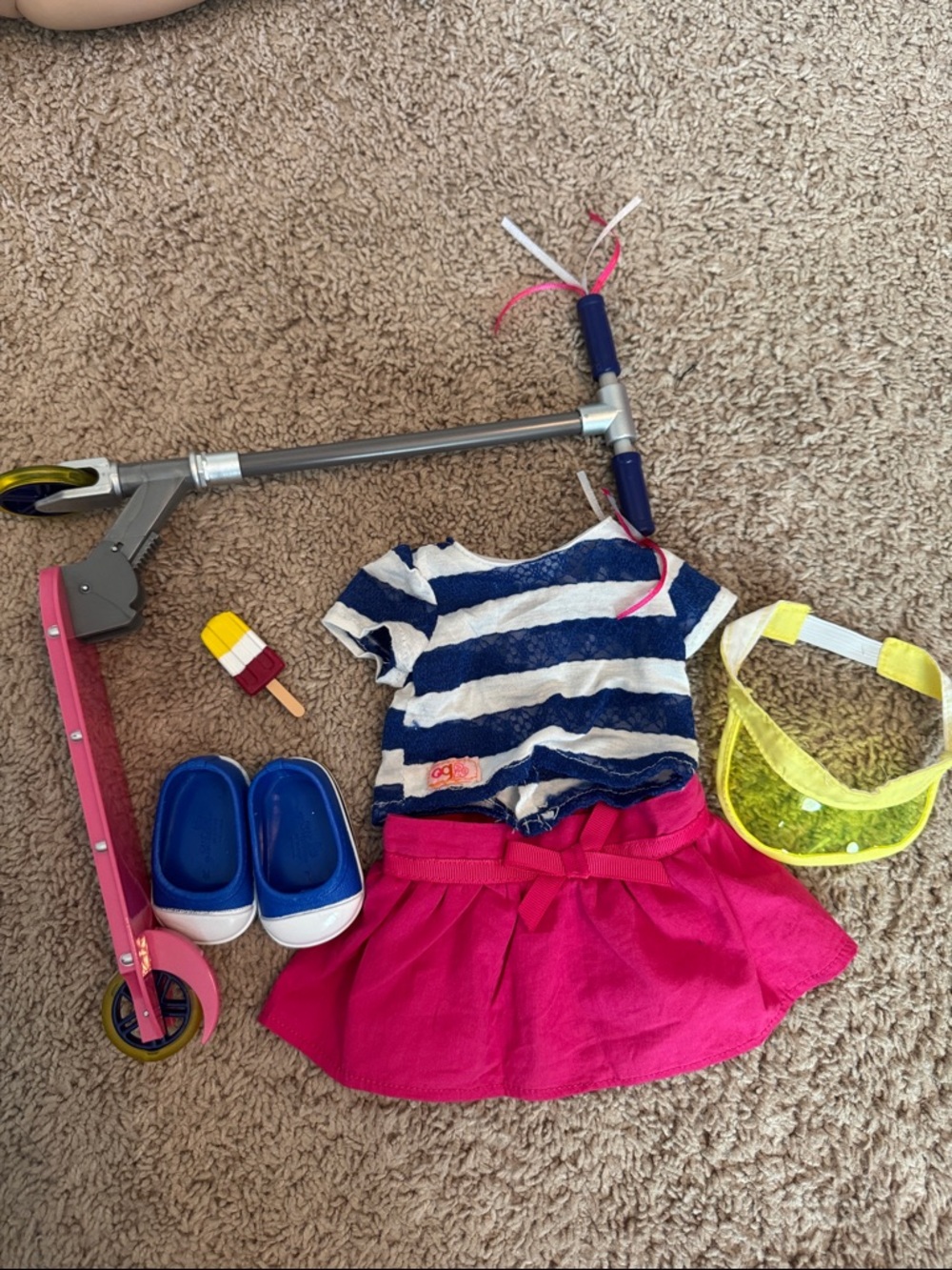 Our Generation Cute to Scoot Deluxe Scooter & Outfit for 18” Doll